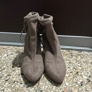 Size 7 heel boots